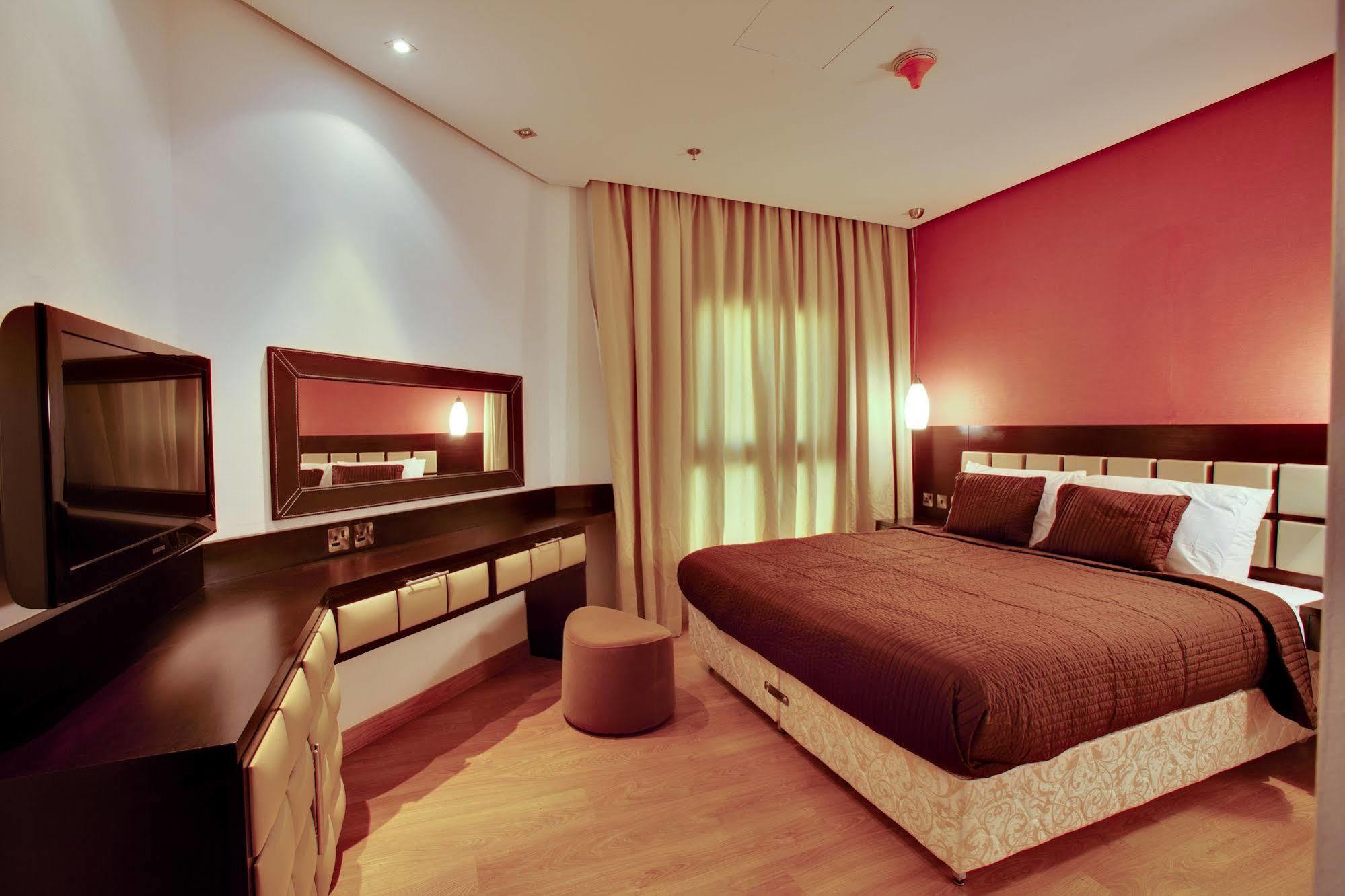 The Rester Hotel Kuwait City Exteriör bild
